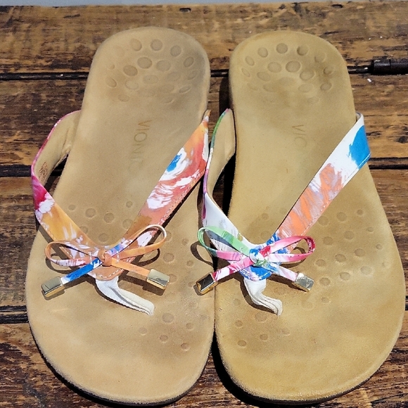 Vionic Multicolor Women's Sandals - Picture 2 of 5